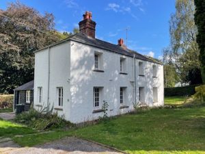 Rear elevation - click for photo gallery